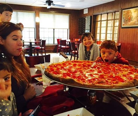 Stefano's pizza harlingen - May 11, 2014 · The Harlingen pizzeria has become famous for its 30-inch Brooklyn-style pizza. Currently located inside a gas station off Business 83 and Dilworth Road, Stefano’s is moving down the street to ... 